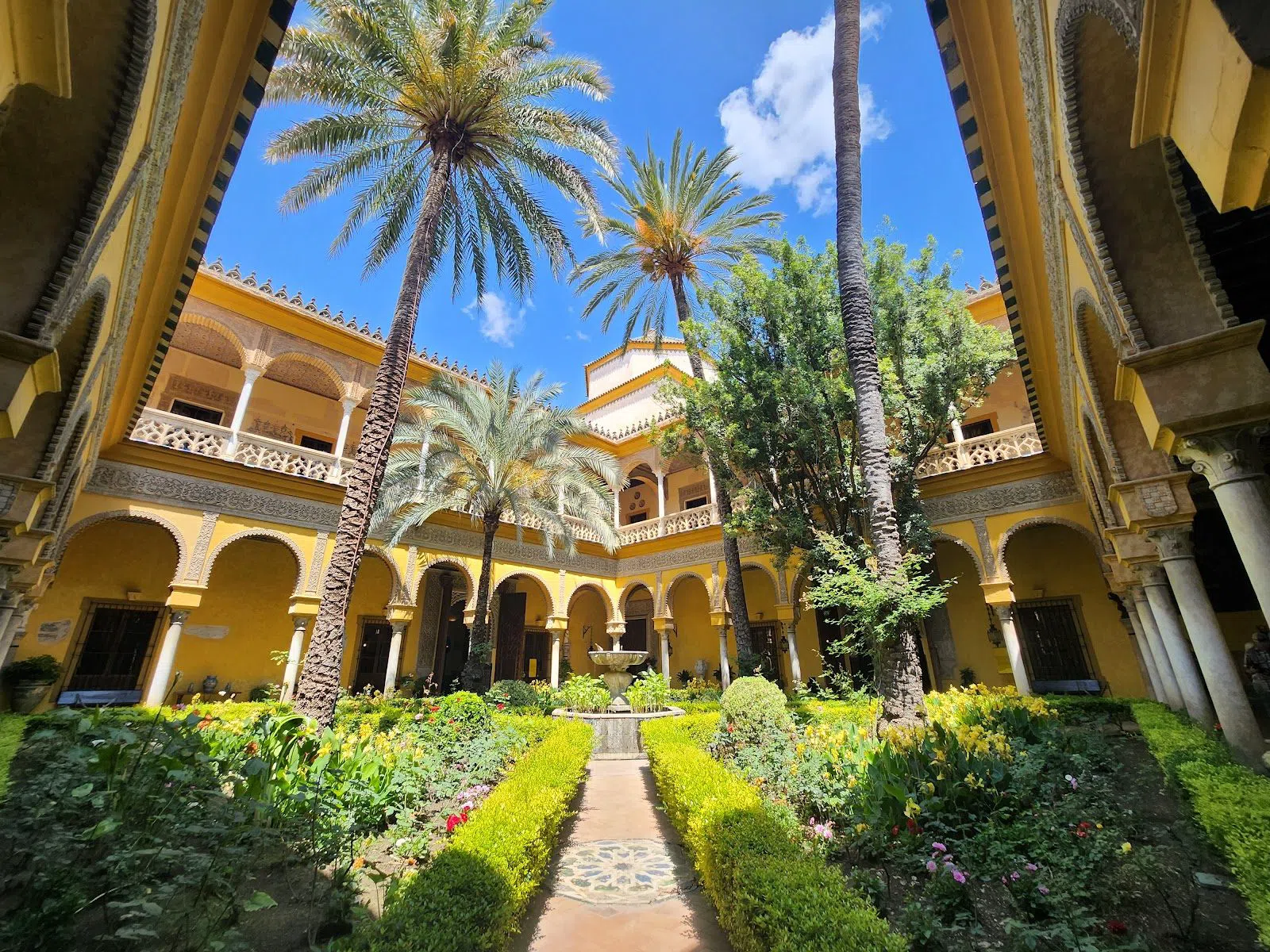 Palacio de las Dueñas, Seville