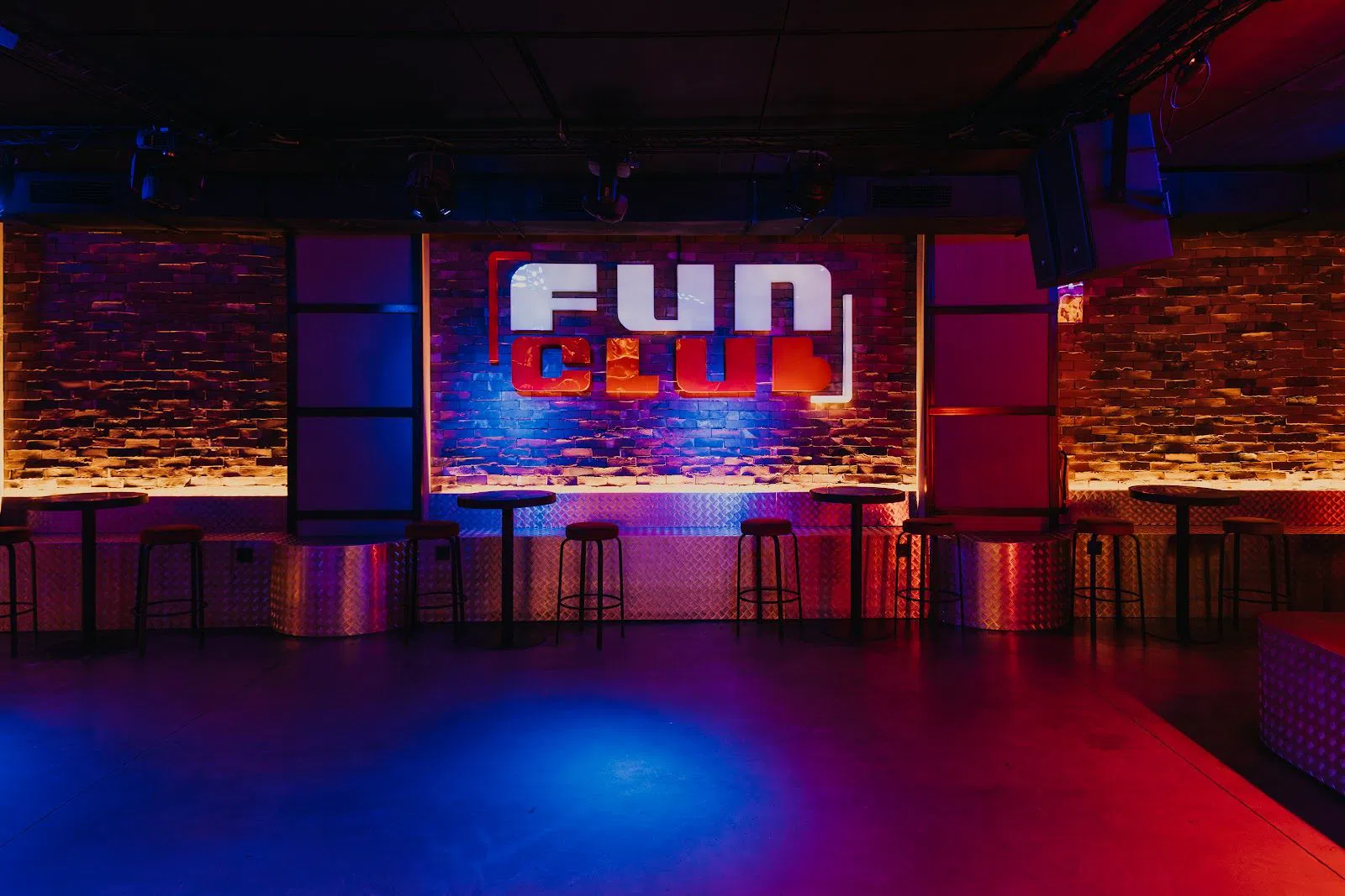 Fun Club, Seville