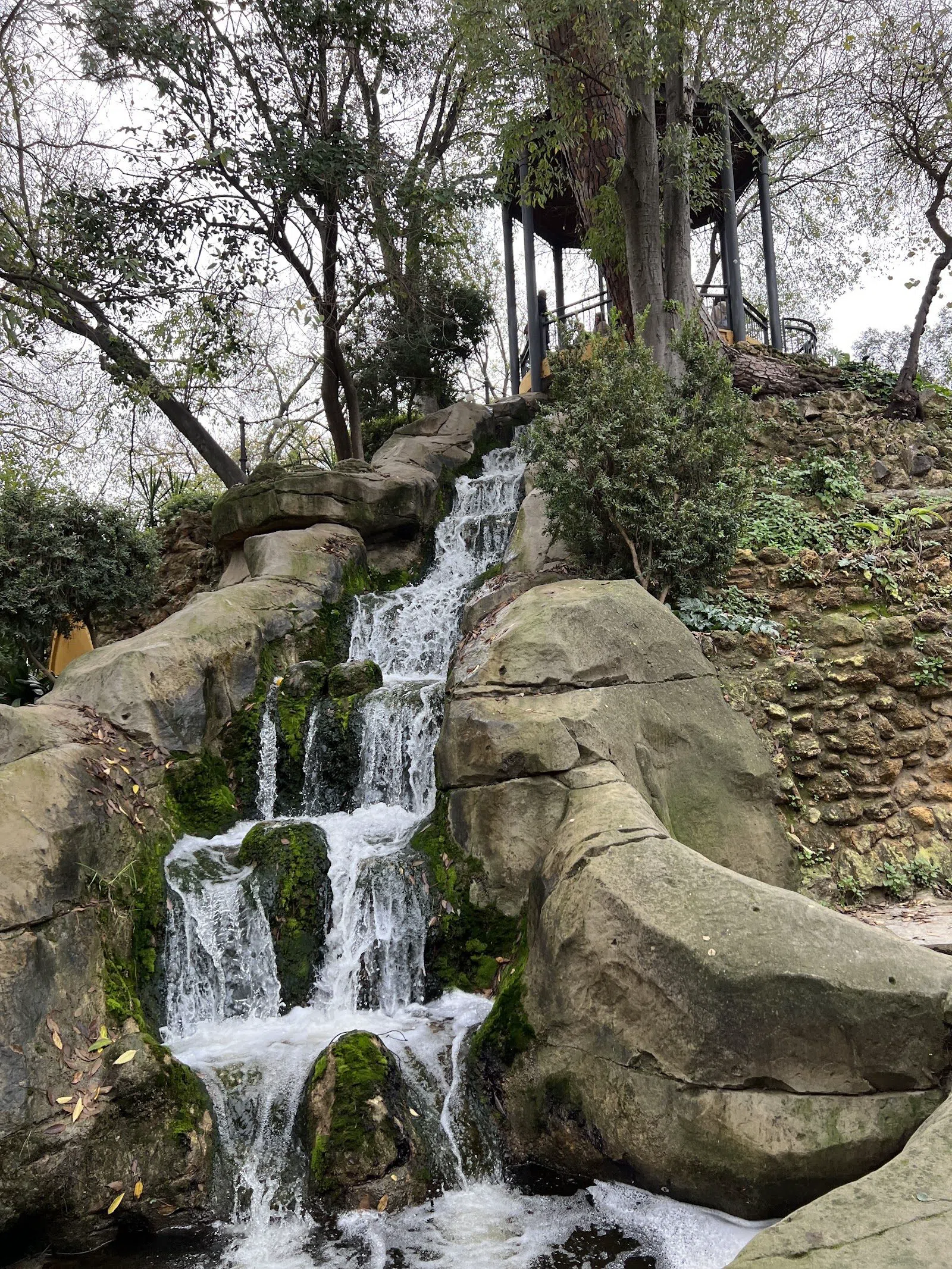 Monte Gurugú, Sevilla